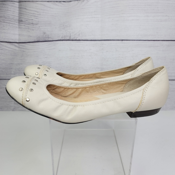 Michael Kors Leather Beige Studded Slip On Ballet Flats Size 6.5M - Picture 4 of 16